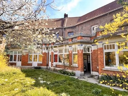 maison 7 pièces 320 m²