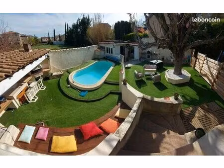 vends appartement 95m2 avec jardin privatif  piscine et annexes