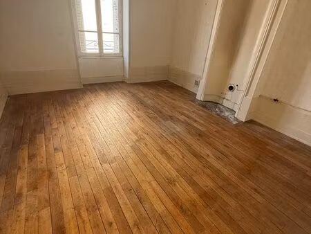 t3 1er étage - à rénover - grand potentiel - chalon sur saône