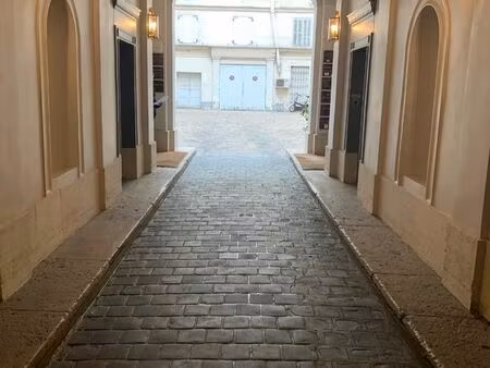 belle cave voutée sécurisée 4 m² - quartier vivienne / grands boulevards