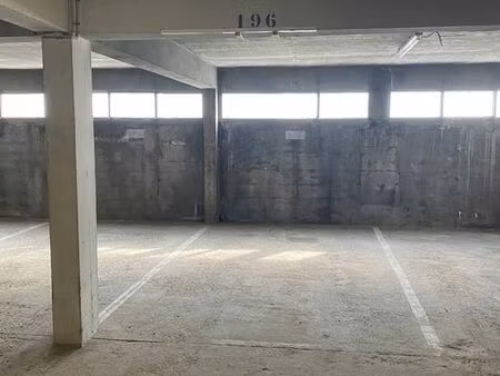 parking/box noisy-le-roi