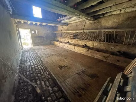 ? local de stockage / box / garage à louer