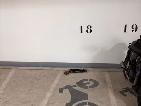 location parking moto vincennes – 3 min rer a et métro 1 – sécurisé