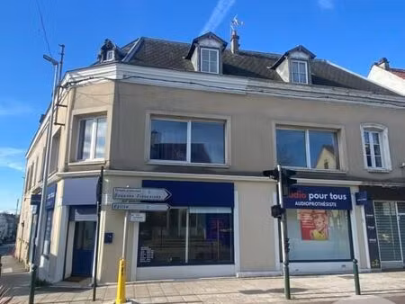 local commercial 68 m²