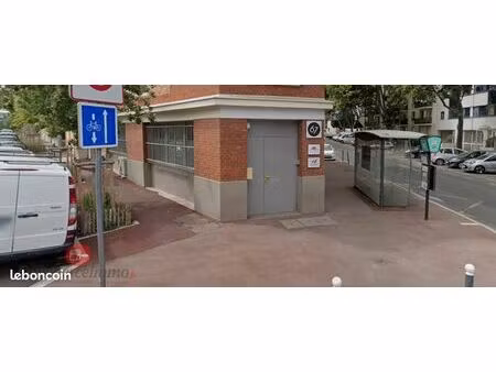 local commercial 91 m² issy les moulineaux