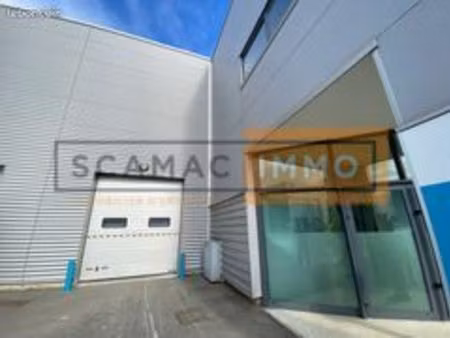 local d'activité 932 m²