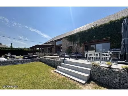 magnifique fermette en pierres et briques rénovée  sur 4000 m² de terrain située à anor