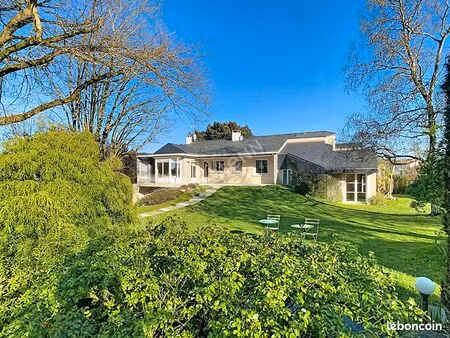 maison 9 pièces 272 m²