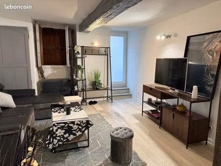 maison de ville au charme authentique – secteur église bussy st georges village