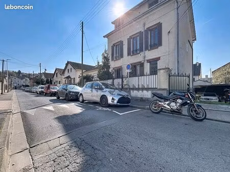 immeuble 11 pièces 215 m²