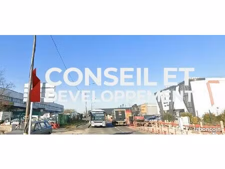 boutique 368 m² thiais