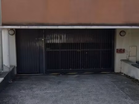 place de parking couverte sécurisée toulouse 31400