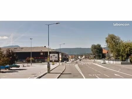 local 200m2 sur axe à fort passage