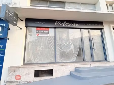 boutique 71 m² joinville le pont
