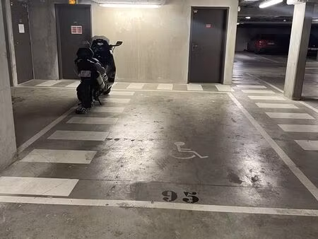 parking/box cergy