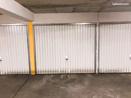 garage en sous-sol gratte ciel rue hippolyte kahn / rue racine - villeurbanne