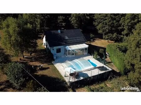 maisons + dépendances sur + 8000 m2 la goutelle 63230