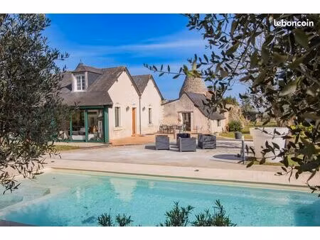 propriété 8 pièces 203 m²