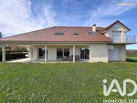 propriété 8 pièces 253 m²