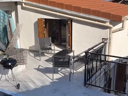 rare .bel f2 bis avec terrasse et grand jardin vieux village