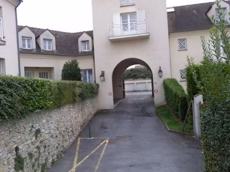 garage extérieur sécurisé