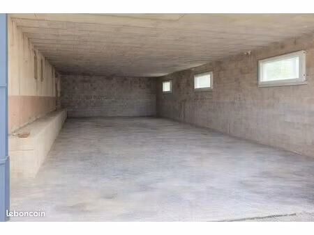 pusey  grand garage de 103m2