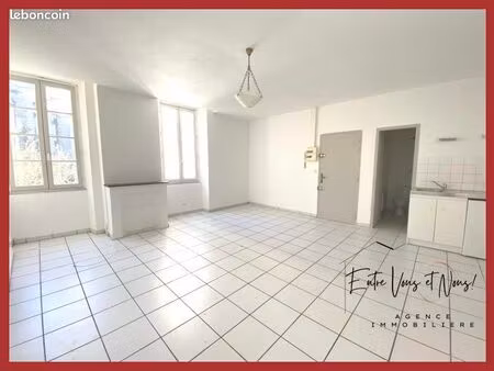 studio 1 pièce 31 m²