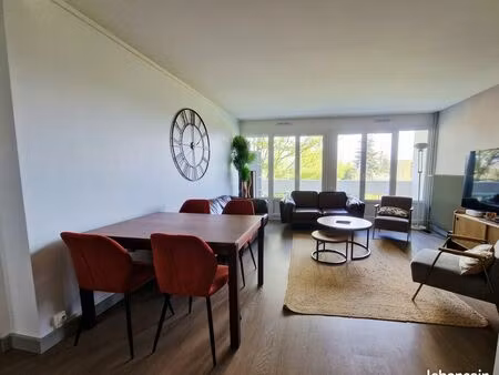 vend f5 97 m²   entièrement refait   3 salles d'eau 1 cave 4 parking