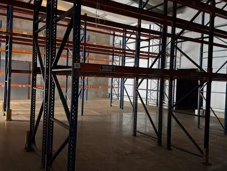 locaux d’activités - entre 300 et 450m2 - za les petits partenais