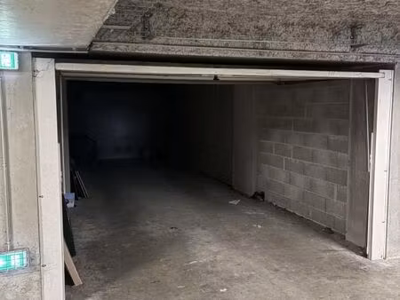 garage/box 26 m² lyon 2e arrondissement