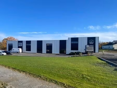 local d’activité 160m2 visibilité premium