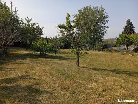 terrain constructible plat 1200m2 à puylaurens