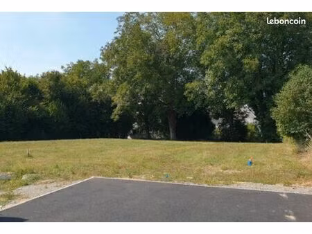 terrain à batir de 849 m2