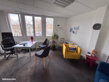 location bureau croisé laroche