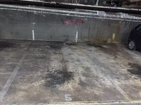 place de parking en sous sol