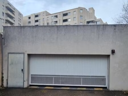 garage - 12 m2 - charpennes - rue des charmettes