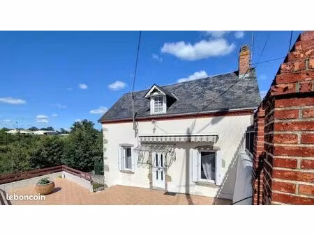 maison 81m2  bord de rivière