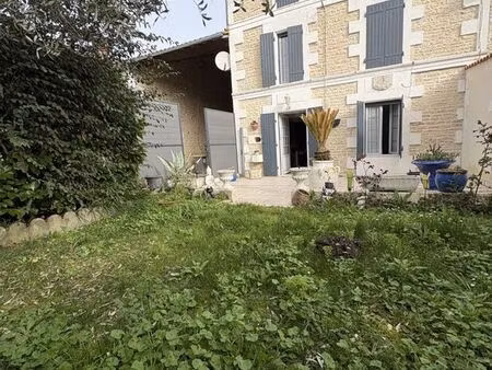 maison 100 m² epannes