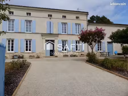 maison 7 pièces 201 m²