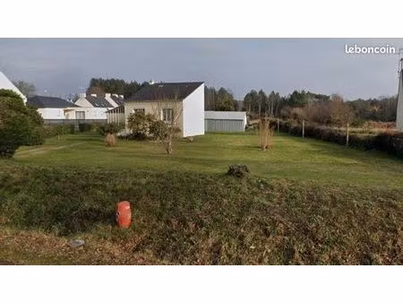 terrain 2 pièces 1900 m²