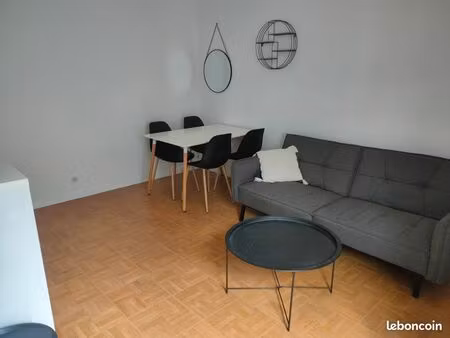 t2 meublé 42 m² – proche gare – avec place de parking – 550 cc