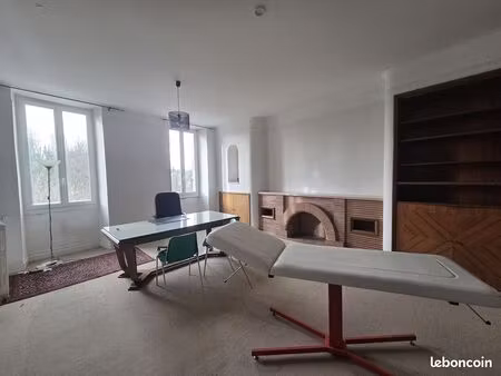 bureaux 44 m² montguyon