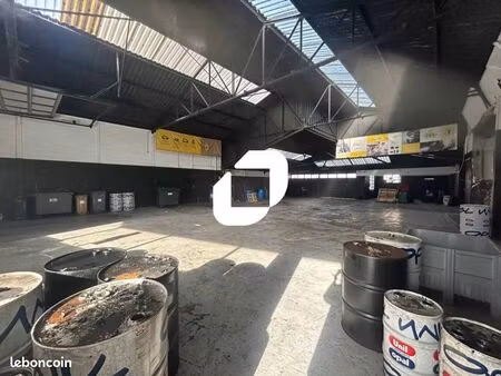 local d'activité 780 m²