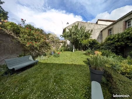 maison 9 pièces 280 m²