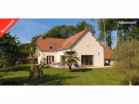 maison 8 pièces 226 m²