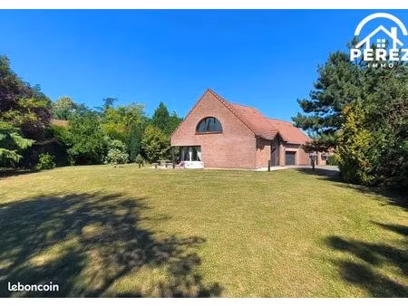 villa 6 pièces 180 m²