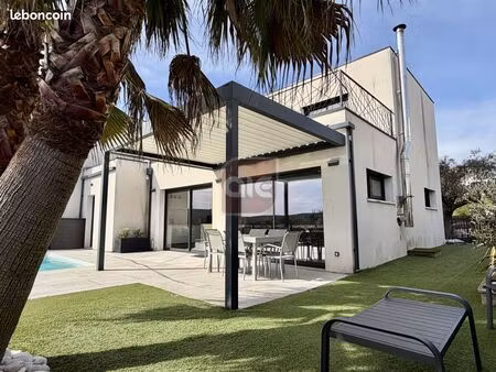 villa 4 pièces 102 m²