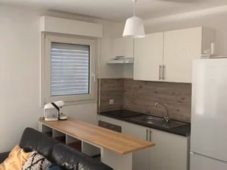 appartement f3 45m2 refait à neuf avec jardin privatif et 2 place de parking