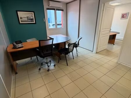 location – double bureau communicant (33 m²)