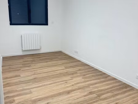 bureau à louer 15m2 ville es lan